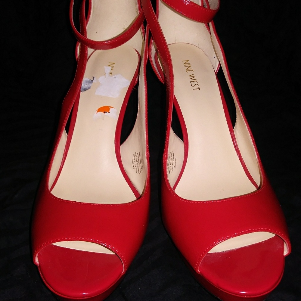 Nine West size 11 red heels